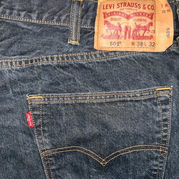 Blue Levi Denim Jeans - Picture 2 of 2